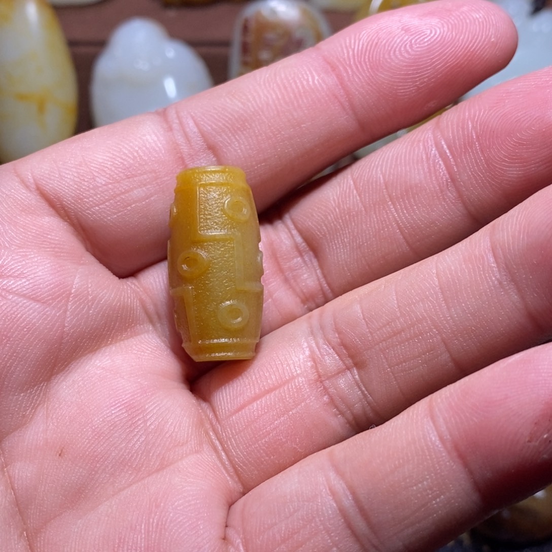 用***0和田玉未镶嵌颈饰