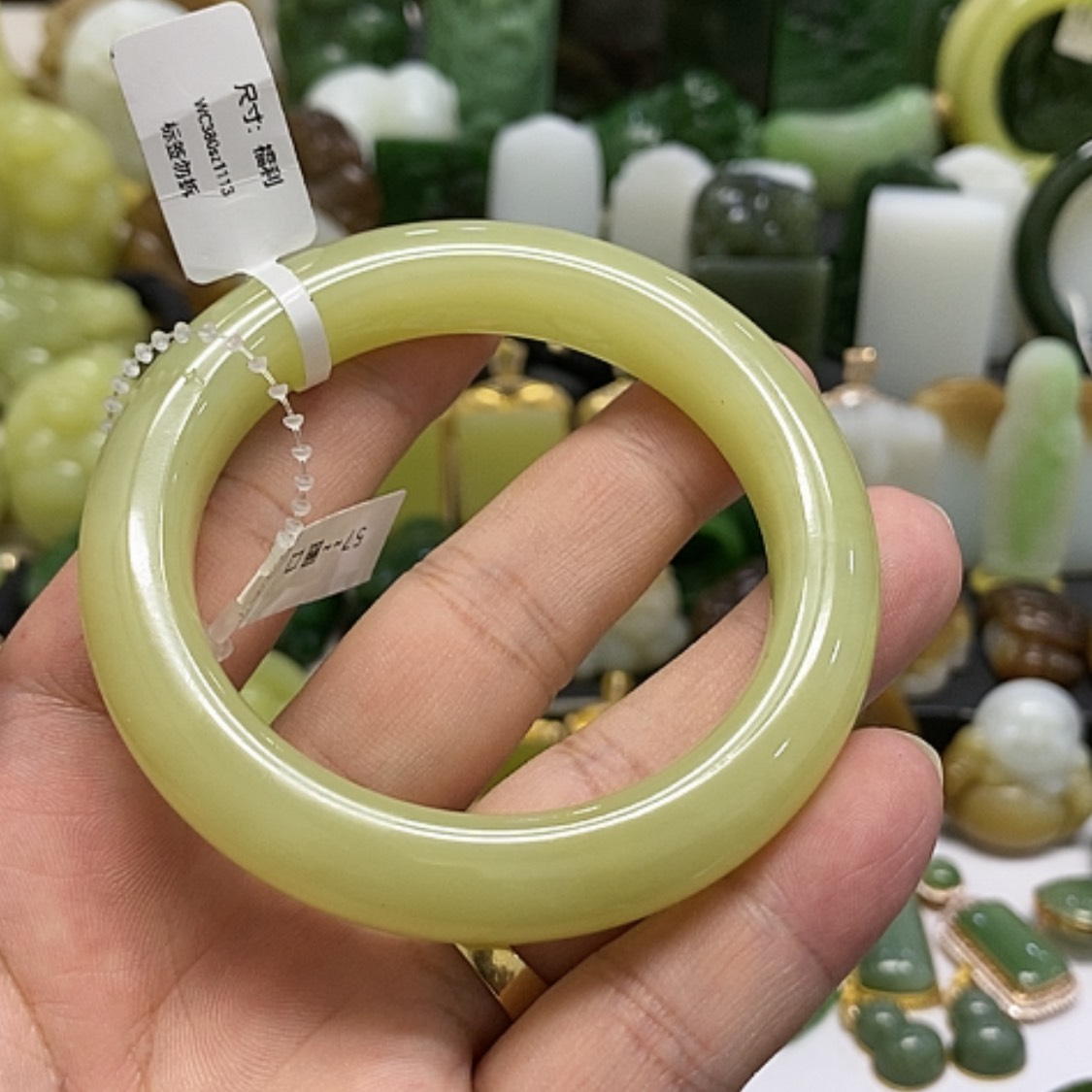 【闪购商品】颈饰未镶嵌和田玉