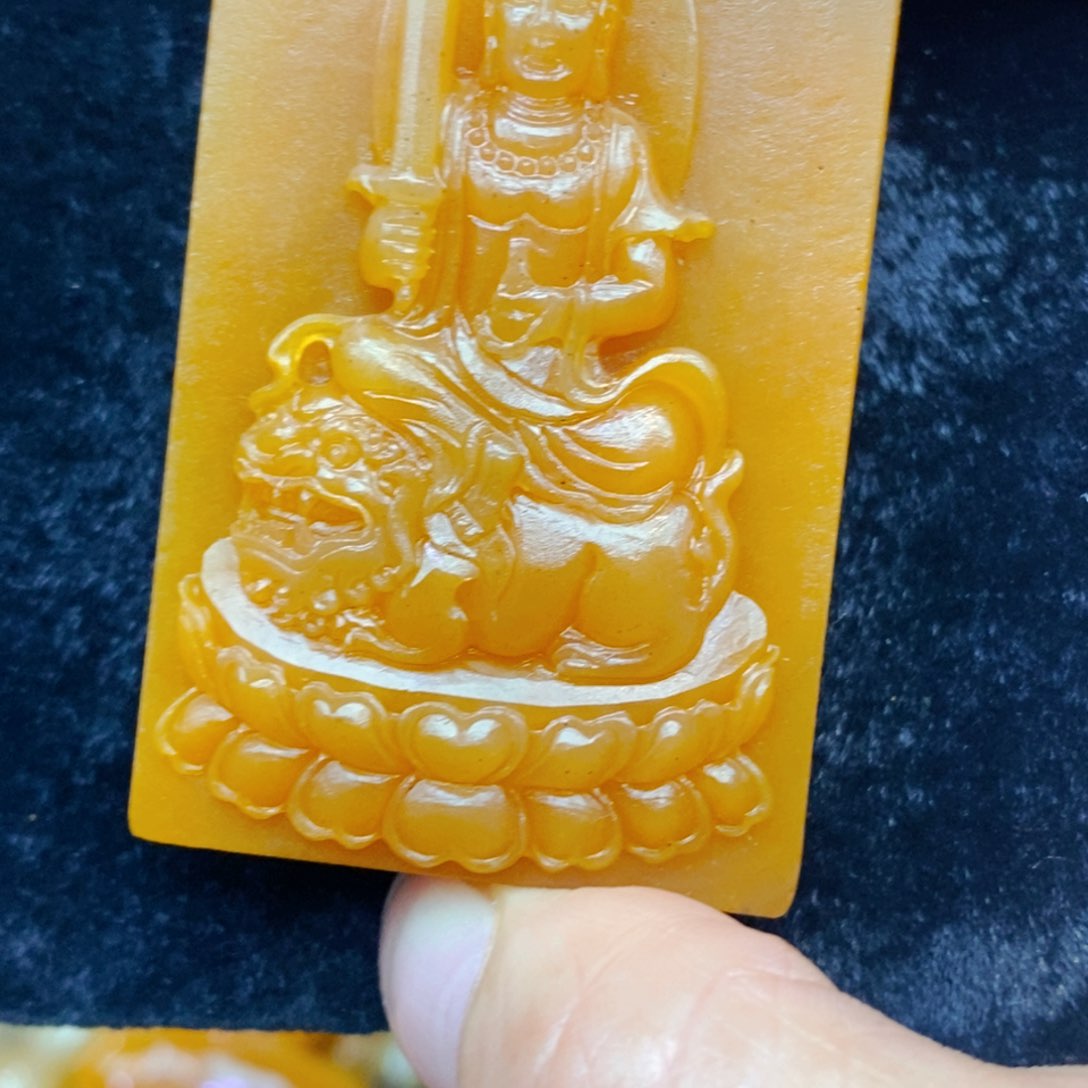 未镶嵌石英质玉（黄龙玉）项链