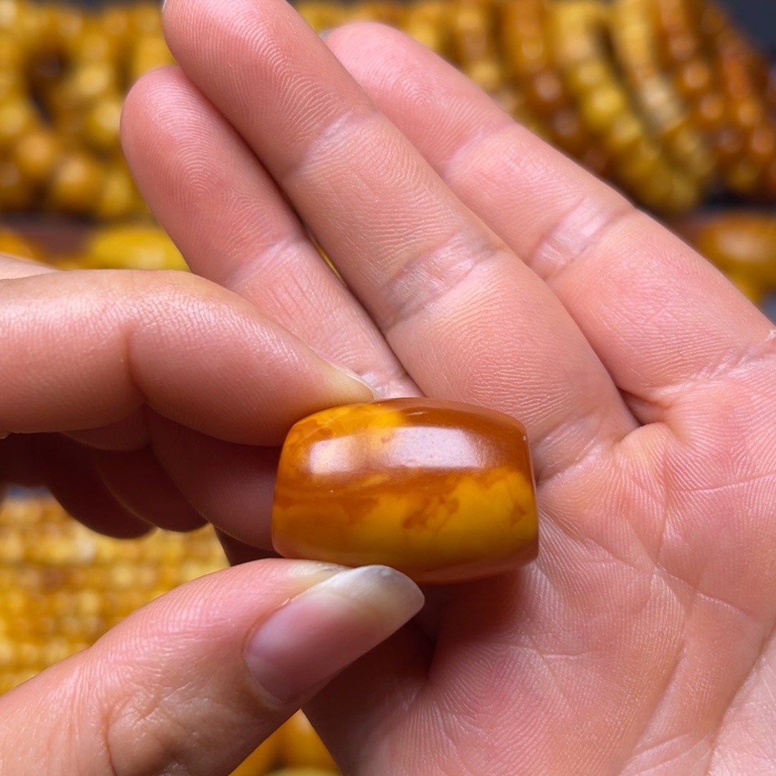 琥珀未镶嵌吊坠(不含链)