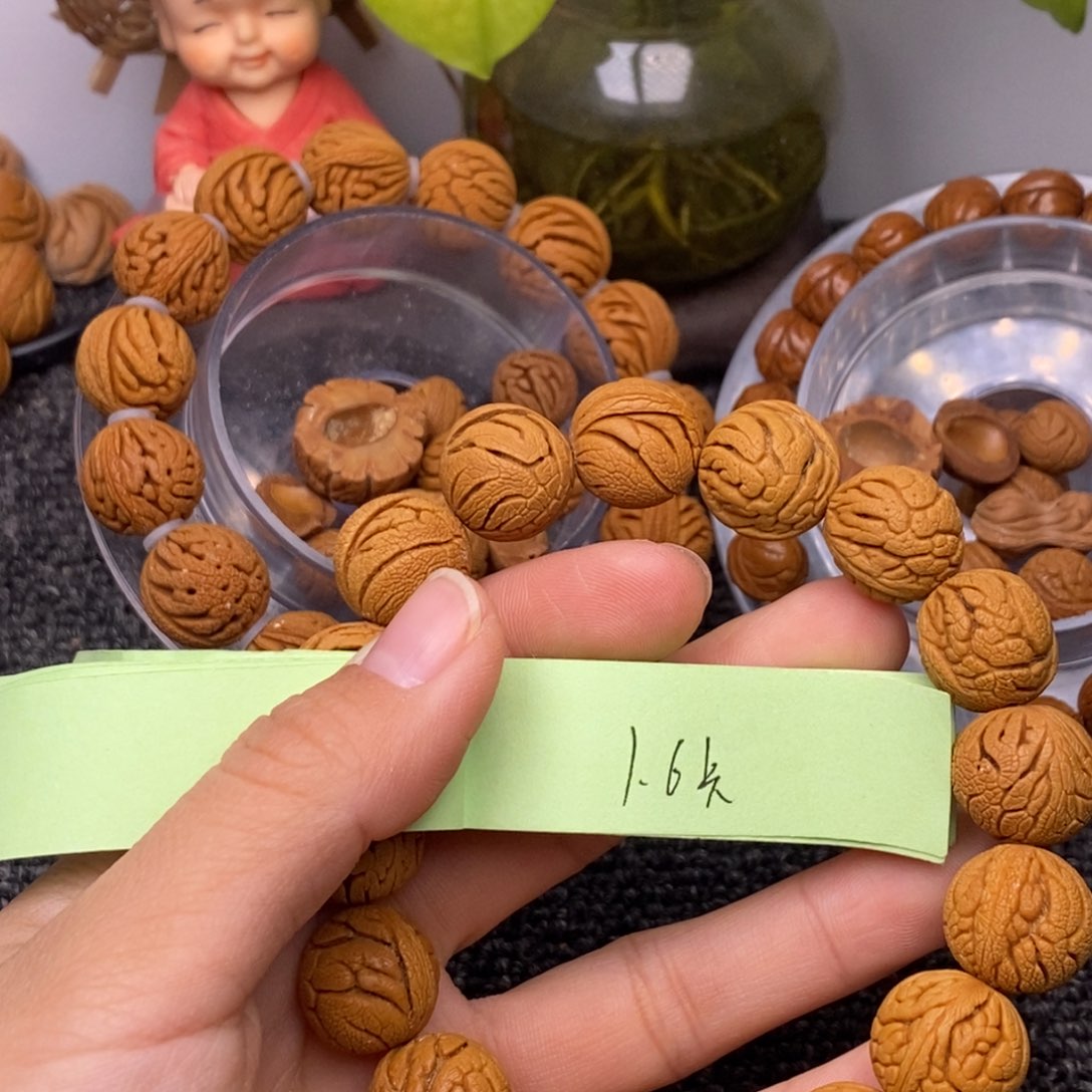 秦岭山脉龙纹桃核 15