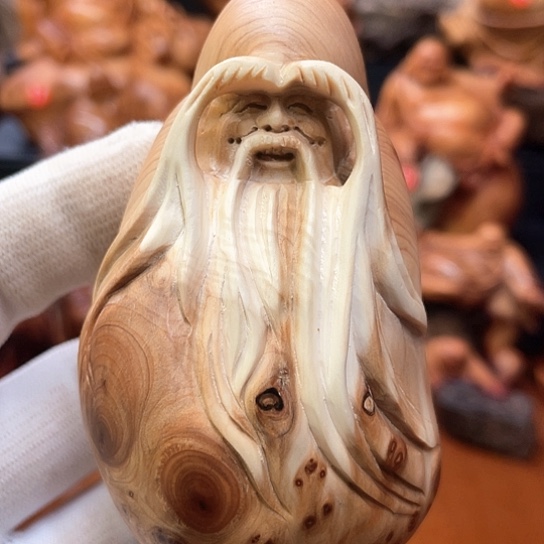 柏木（崖柏）Hgghhhigjjchjbbj