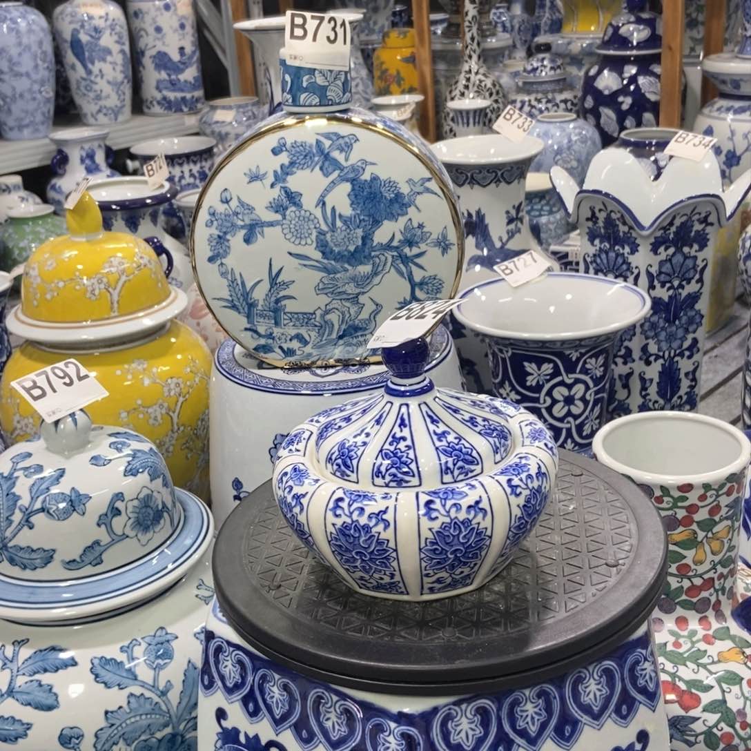 摆件花瓶手绘釉下彩