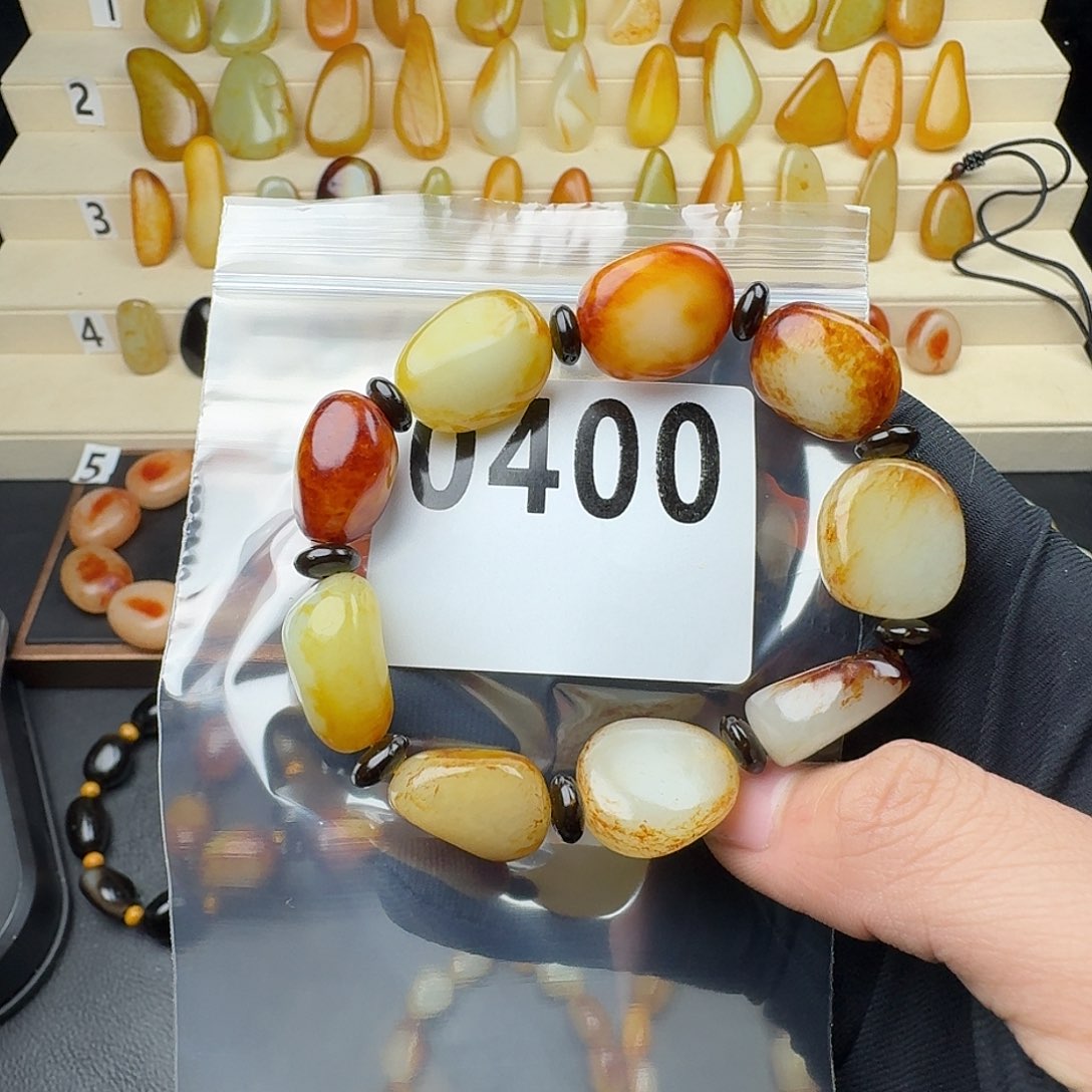 和田玉手串未镶嵌中***屋