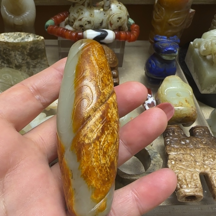 小***饭和田玉未镶嵌颈饰