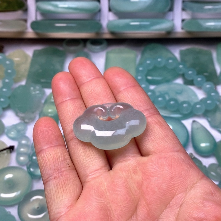 蛇纹石玉未镶嵌掉坠