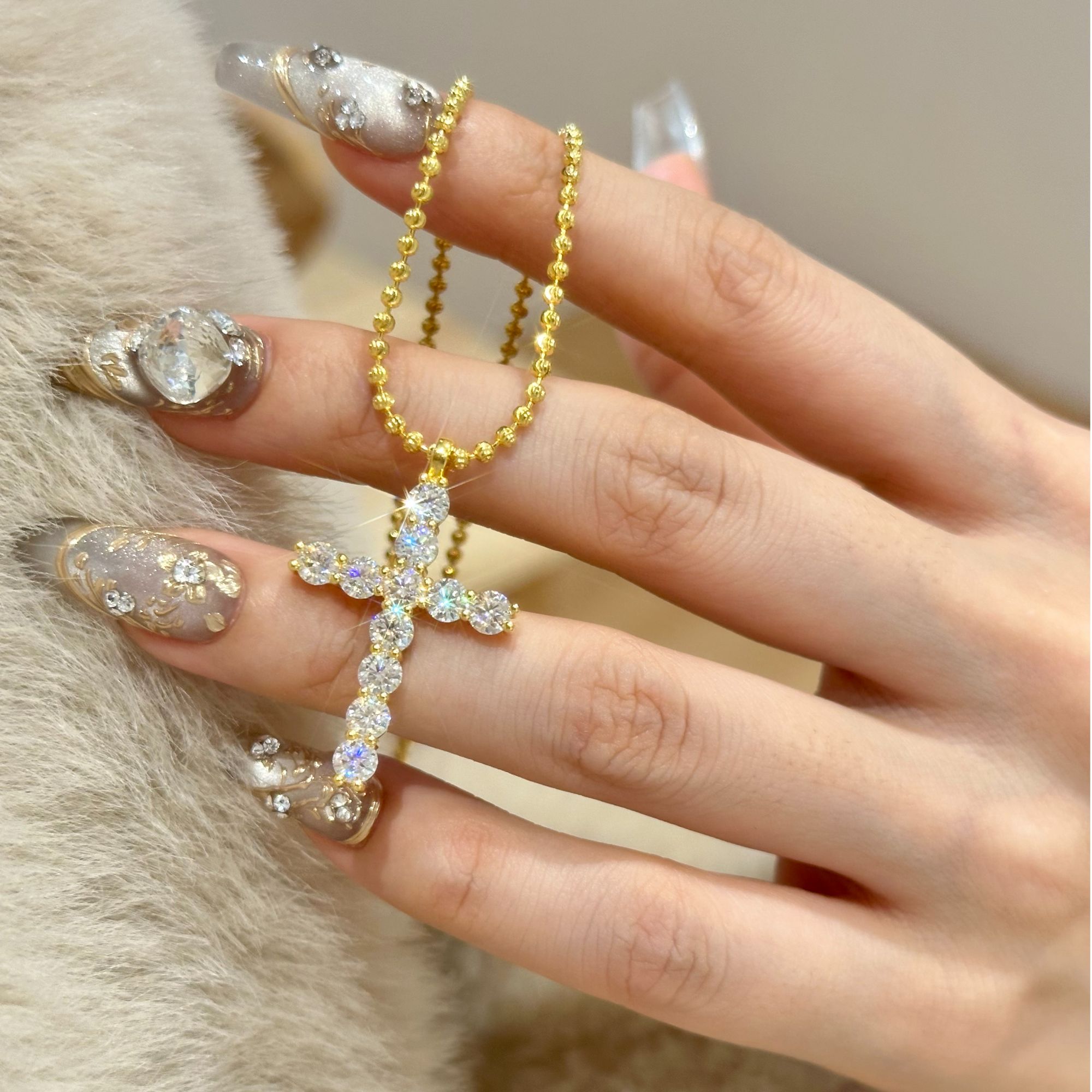 恒美娜 坠链均925银莫桑石 2025新款天使信物十字架项链轻奢时尚