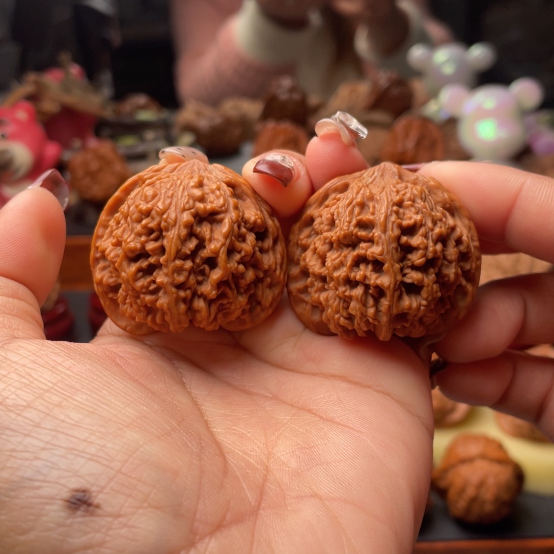 【闪购商品】文玩核桃把件满天星40