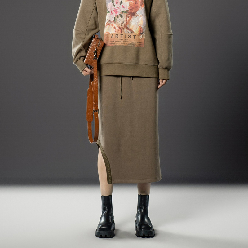 U/TI军绿色小众切割包臀裙女百搭软糯保暖半身裙