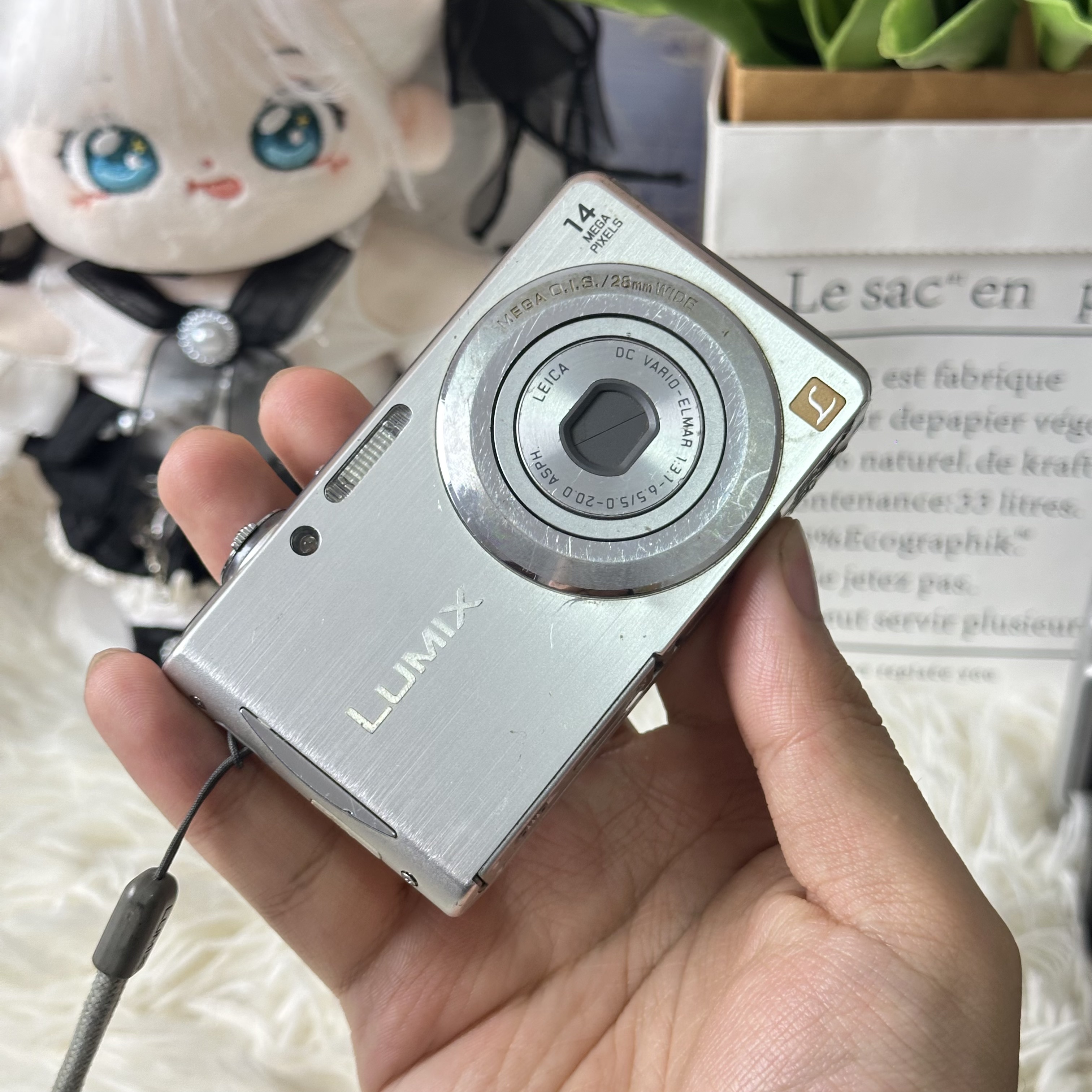 9新 Panasonic/松下 松下fh2冷白皮1400万像素带配件电影质感