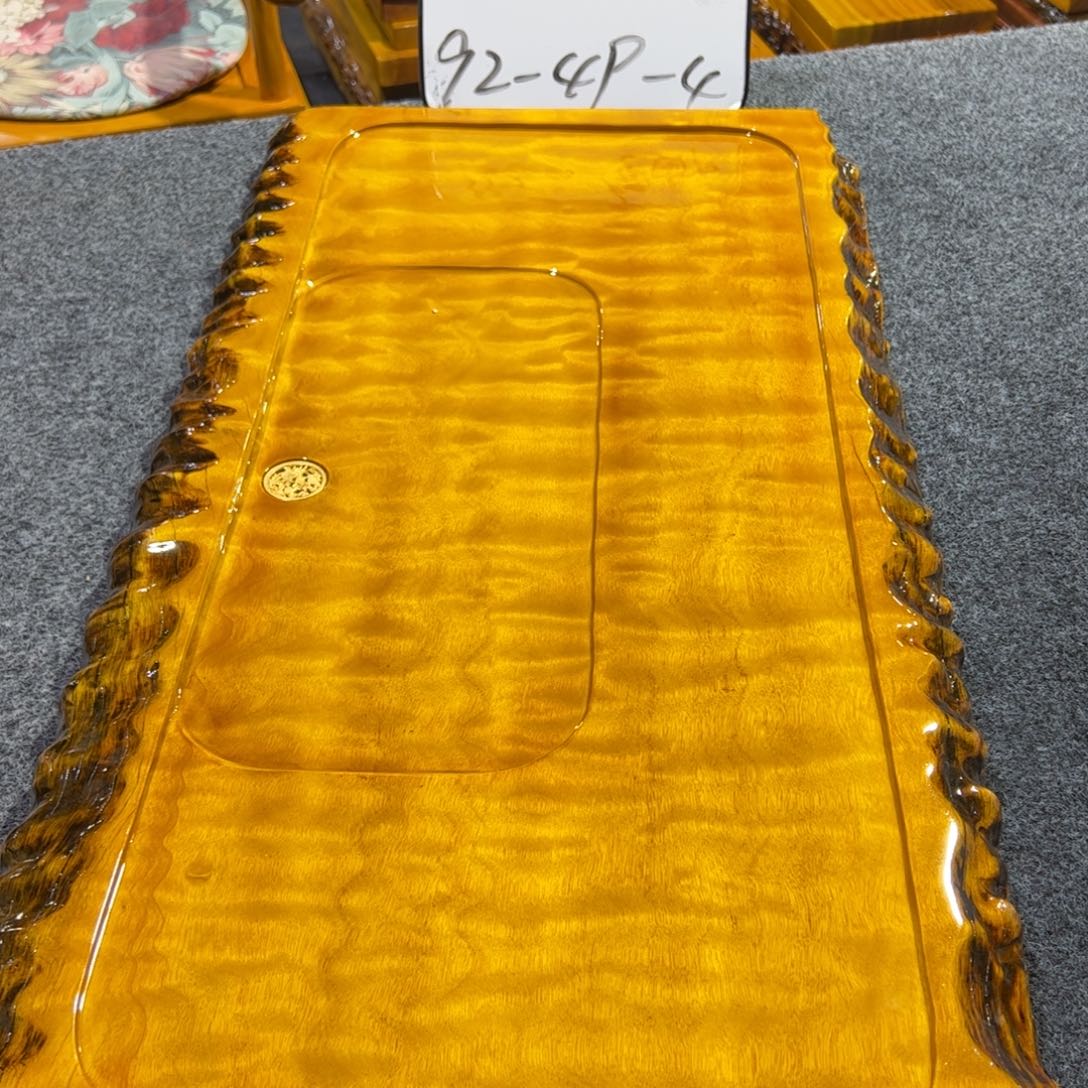 龙***缅甸大叶金丝楠实木茶盘