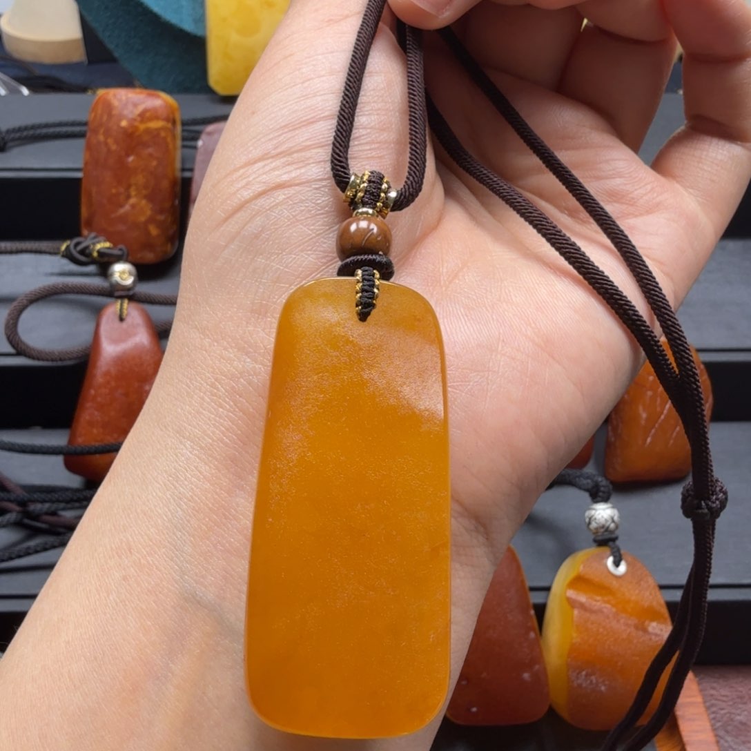 未镶嵌吊坠(赠链)琥珀