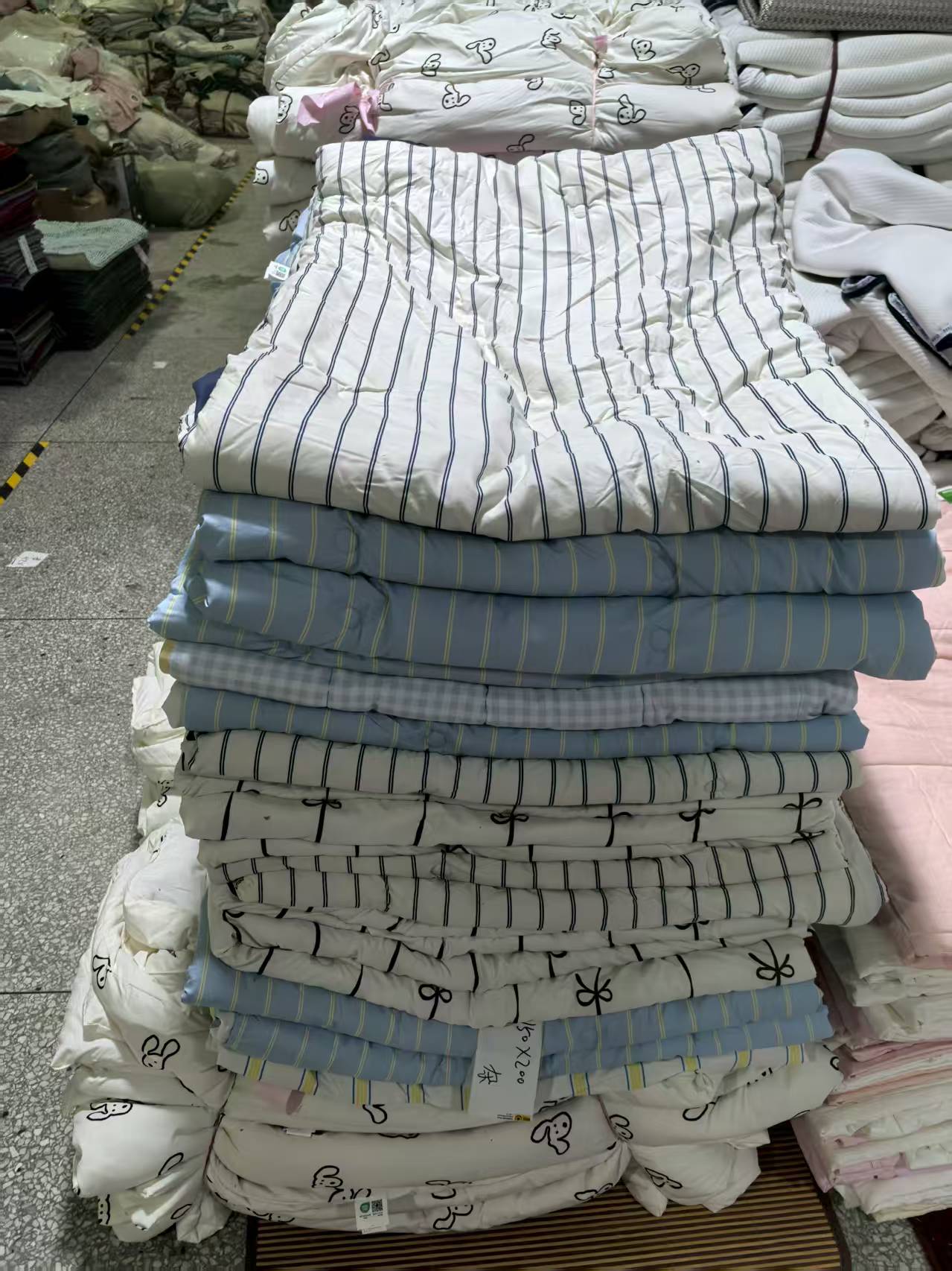 《厚广家》3楼150×200杂款超软韩版春秋被 发1张 不挑色