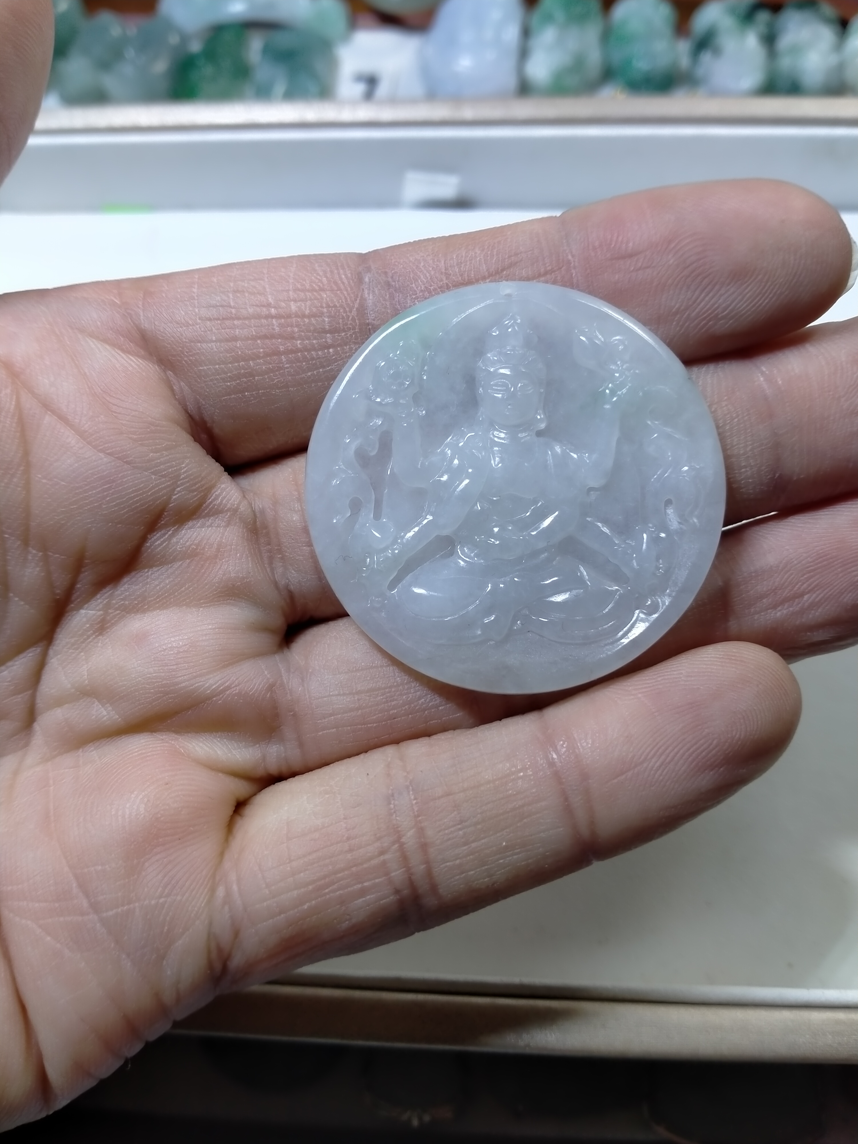 艺萱翡翠，天然翡翠A货千手观音挂件（尺寸约41X4）