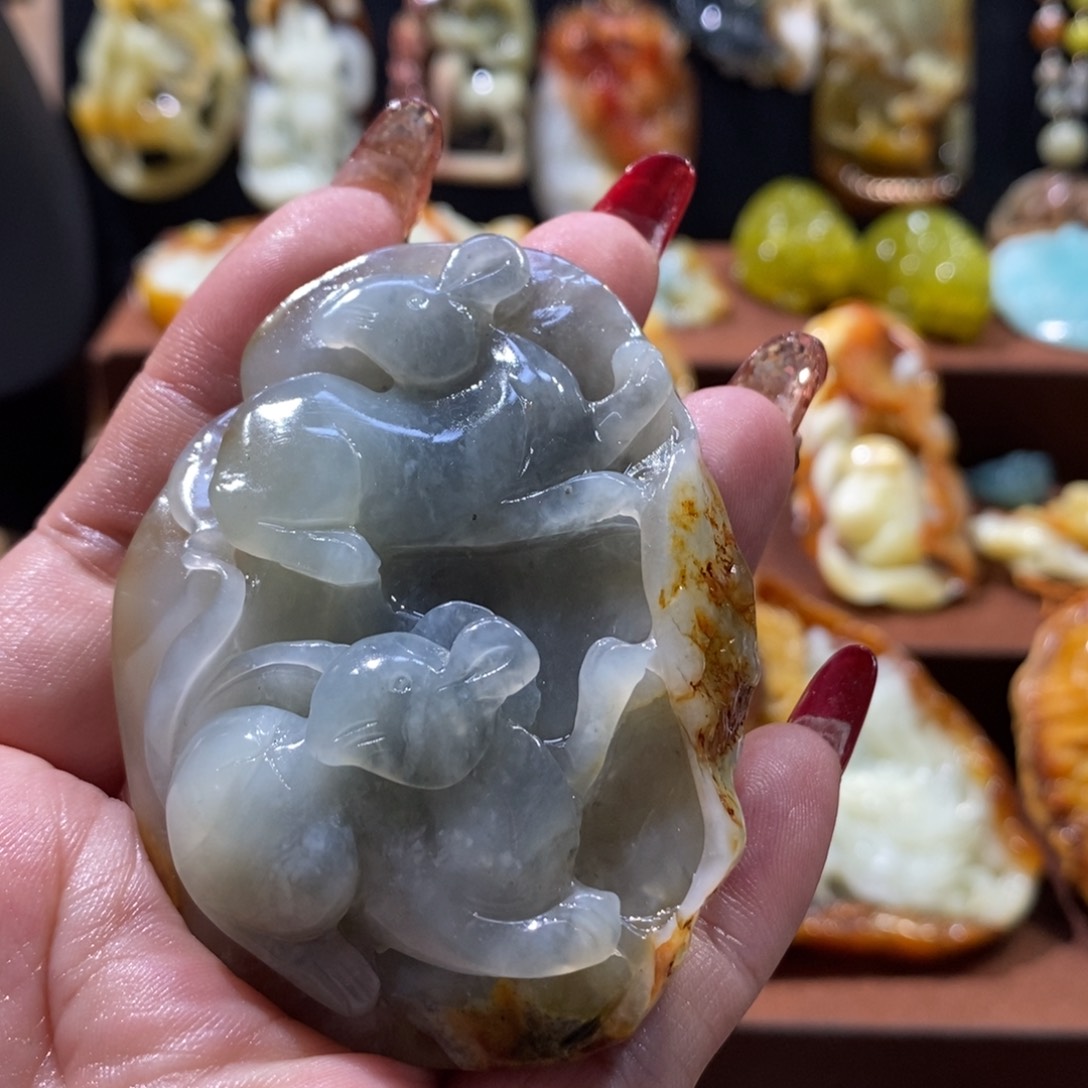 蛇纹石玉颈饰未镶嵌