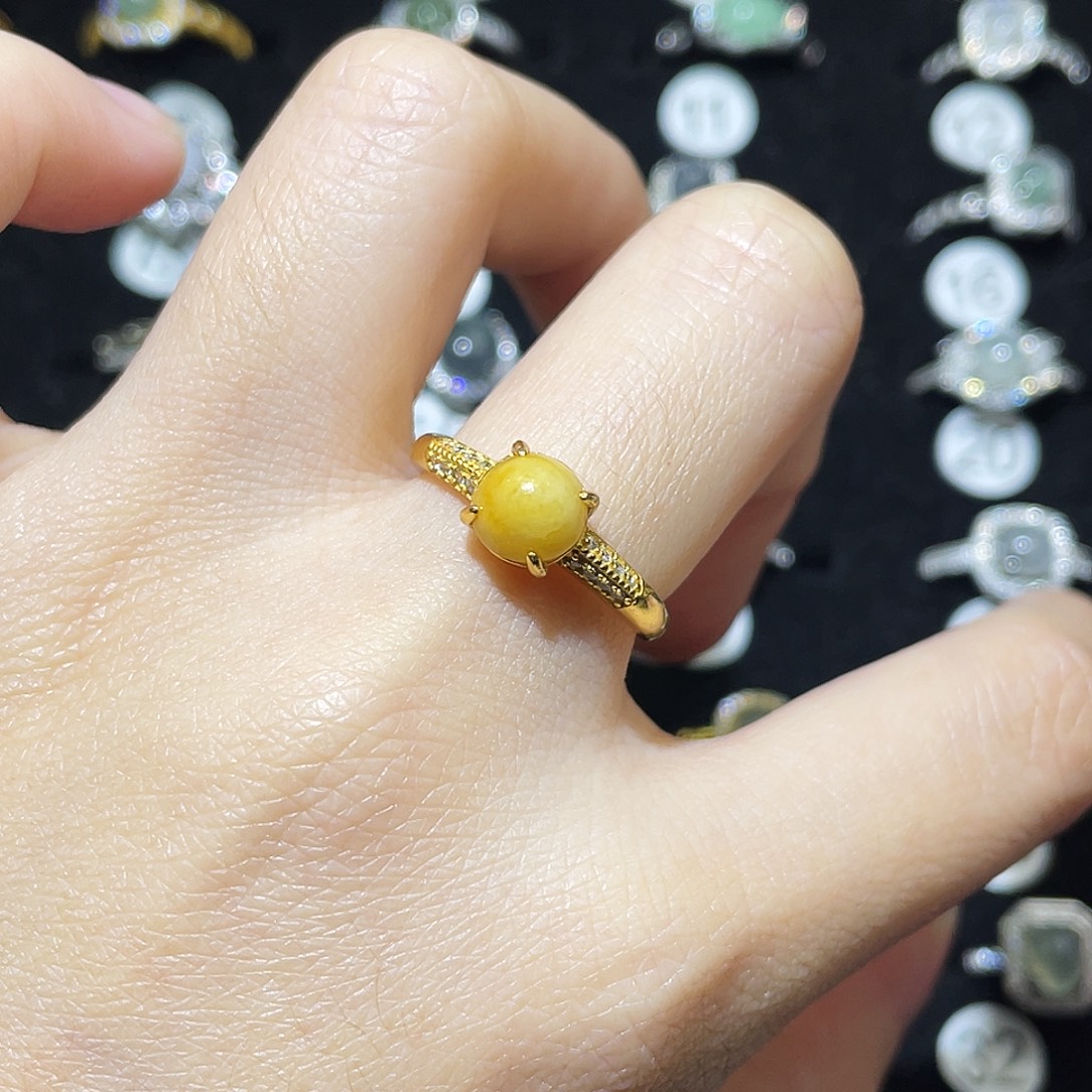 翡翠未镶嵌戒指戒指