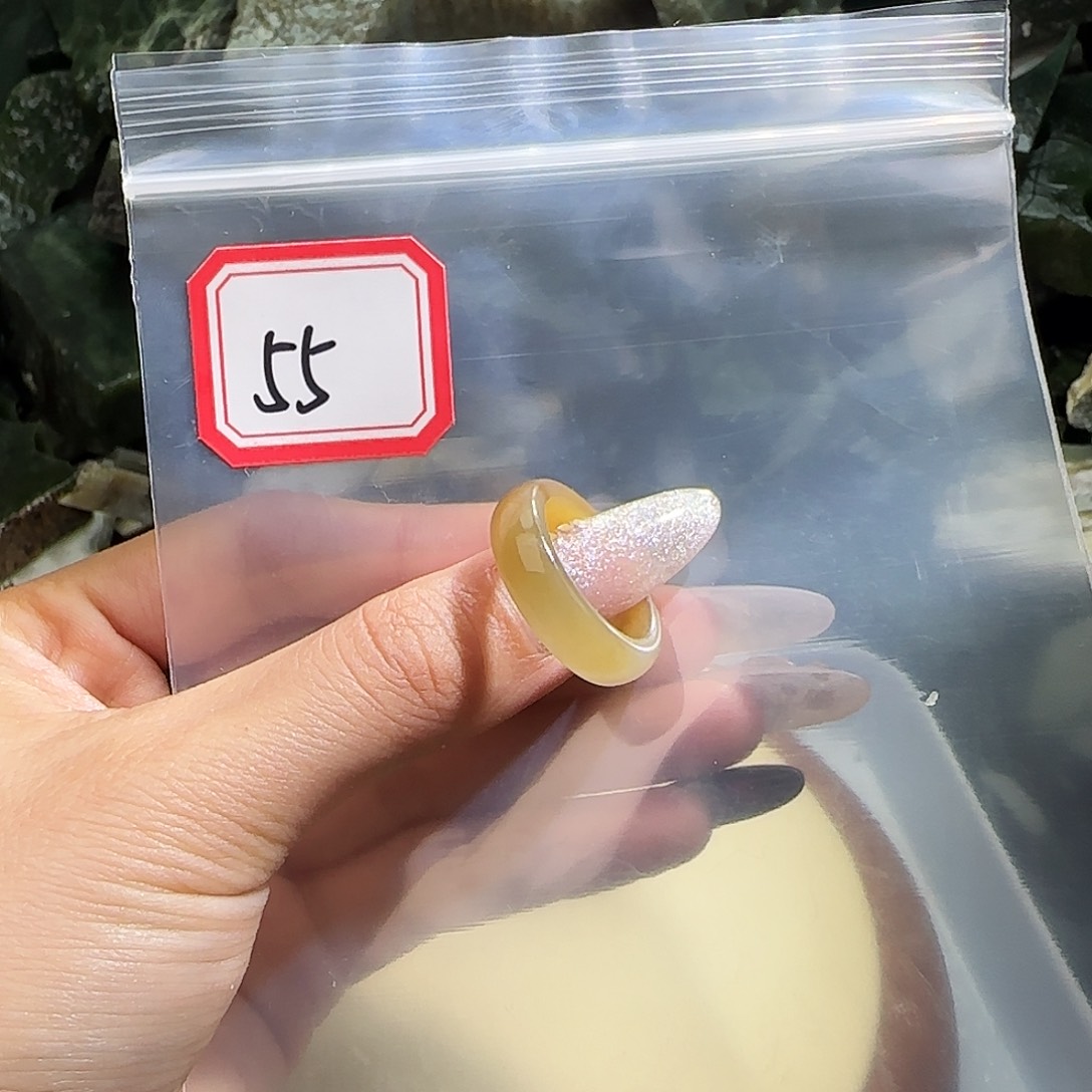 玉***粒和田玉未镶嵌珠宝半成品