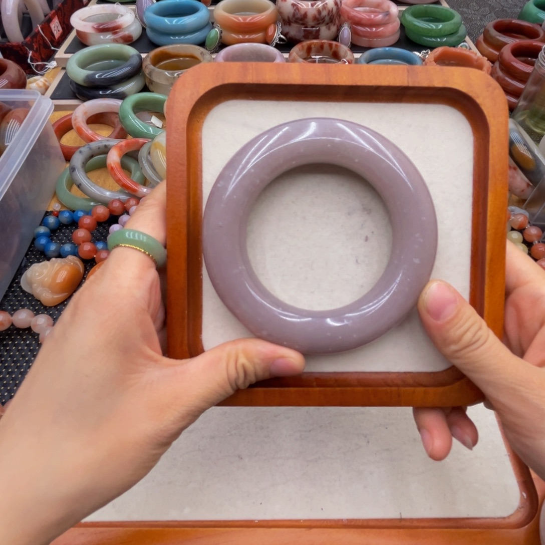 石英岩玉未镶嵌圈口60