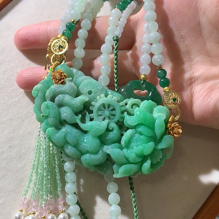 翡翠未镶嵌颈饰翡翠吊坠