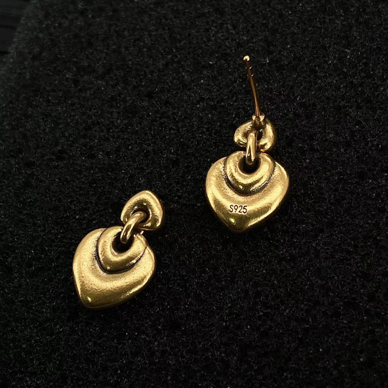 925银耳饰 A088小众古金厚壁爱心银耳钉气质轻奢