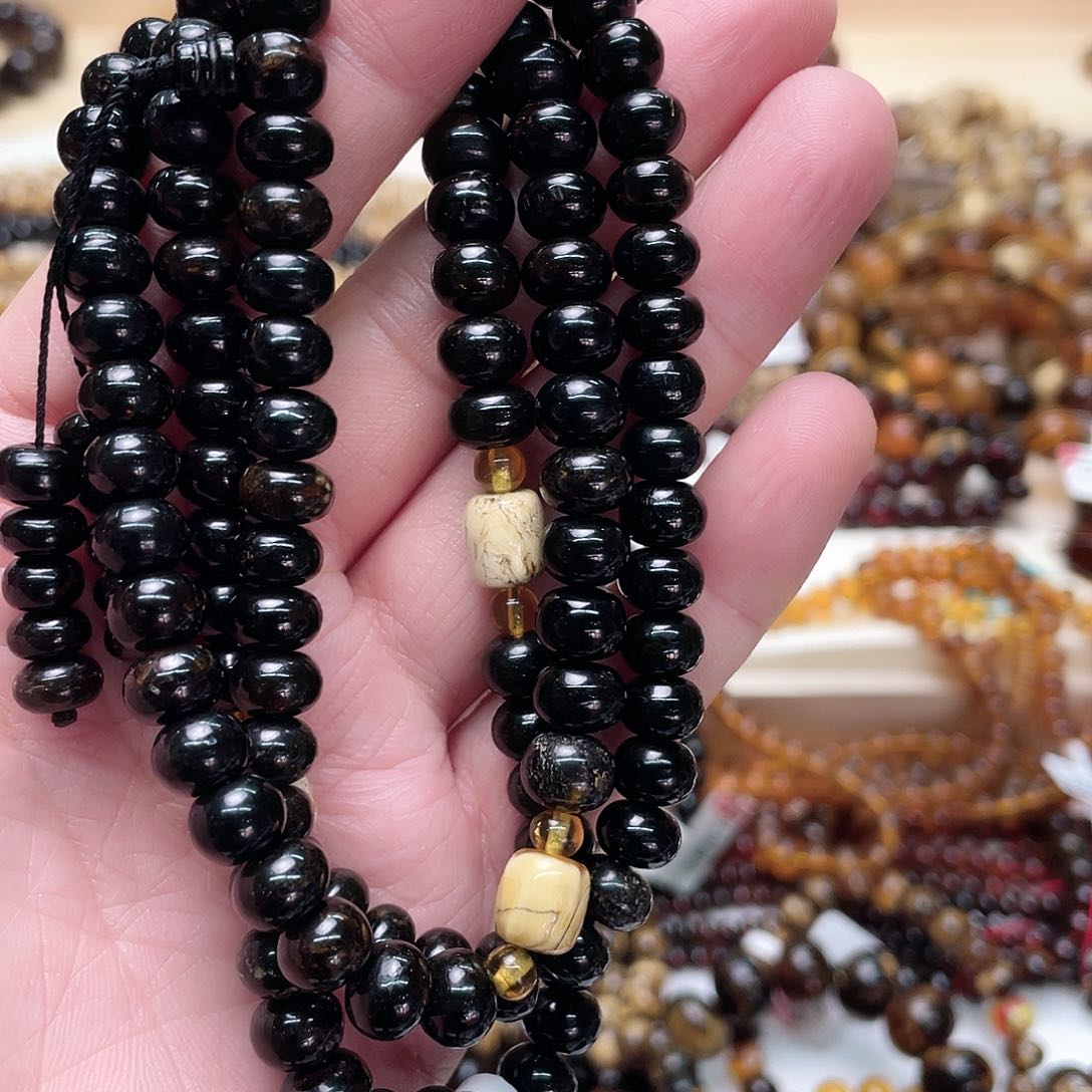 琥珀裸石未镶嵌八11202