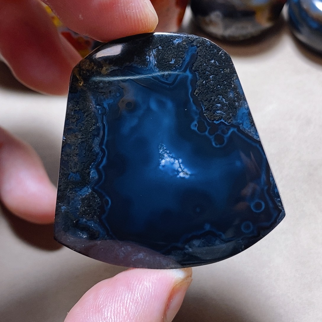 未镶嵌颈饰玛瑙/玉髓来*