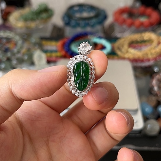 翡翠颈饰银S925镶嵌矿坑