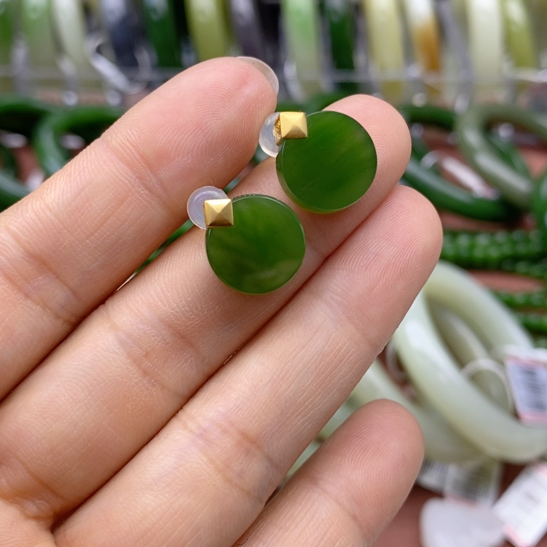 18K金镶嵌和田玉耳饰