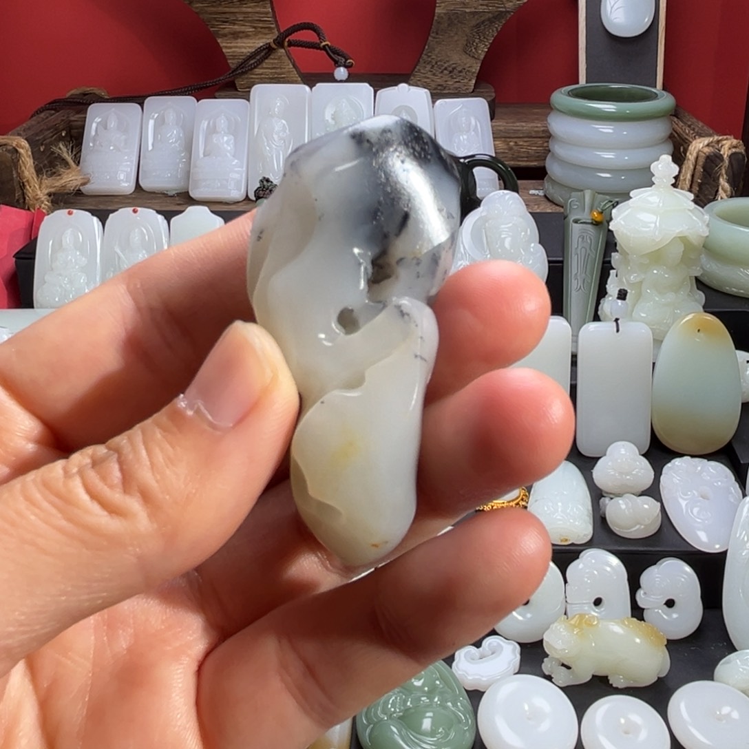 和田玉吊坠(赠链)未镶嵌