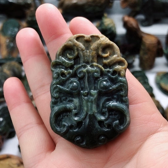 岫岩河磨玉（透闪石质玉）挂件未镶嵌
