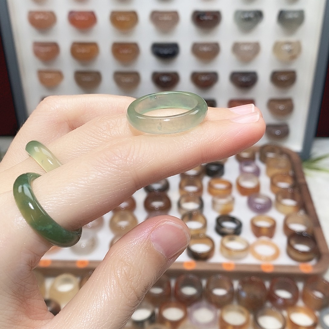 餐***娘玛瑙/玉髓未镶嵌戒指港21码福利不退换