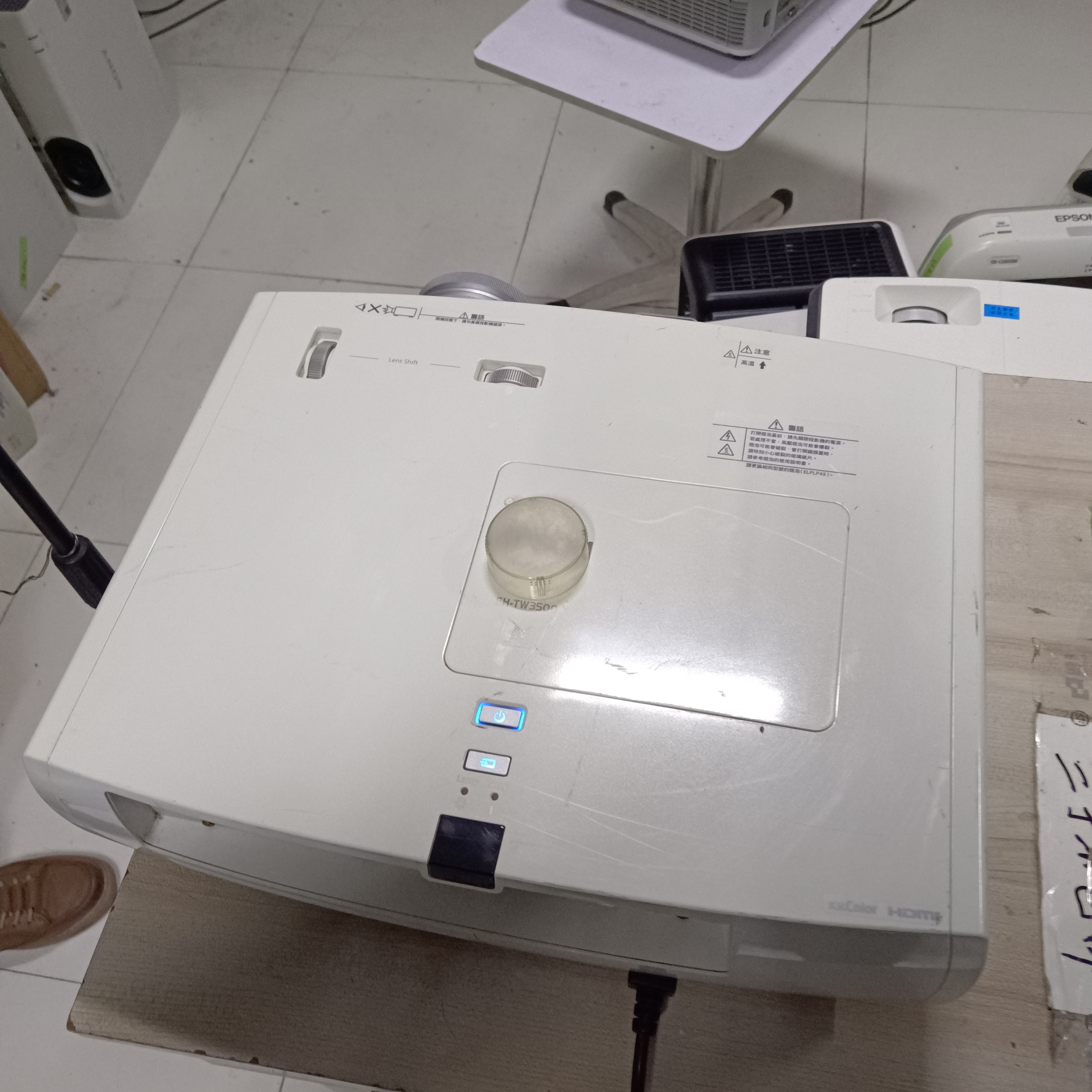 高清长焦投影仪运费自理