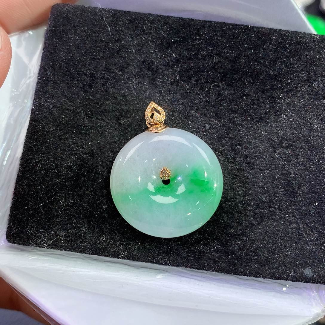 翡翠吊坠(赠链)18K金镶嵌