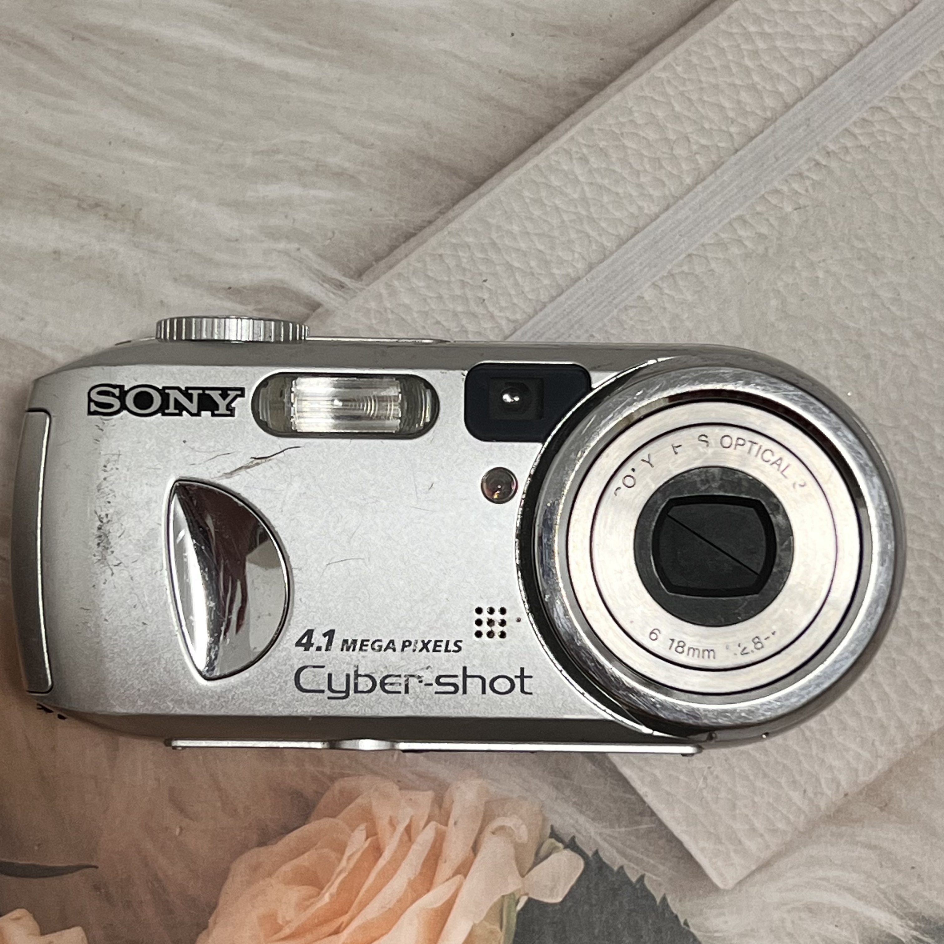 9新 Sony/索尼 索尼p73微瑕默认下单no退换