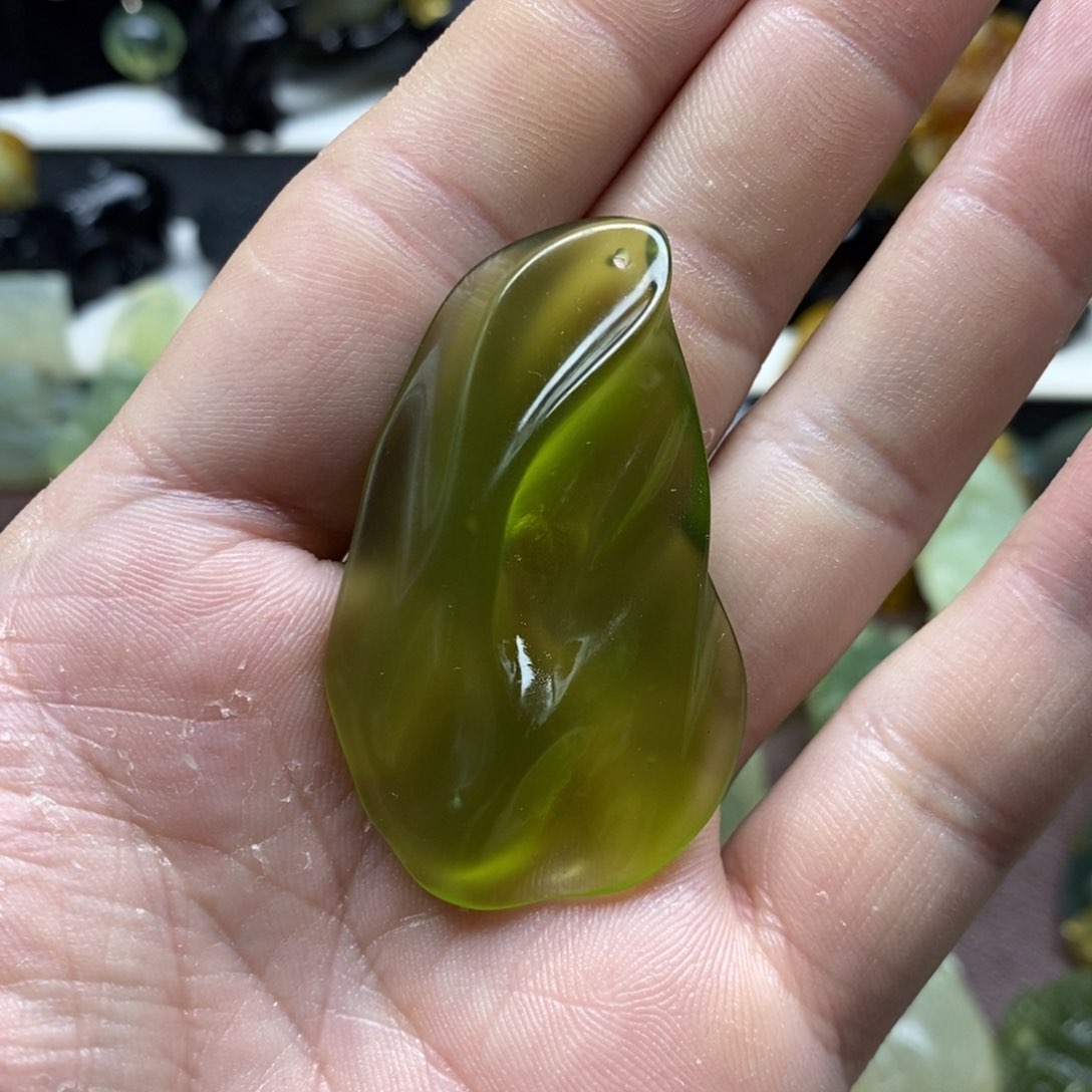 岫玉石来运转吊坠未镶嵌