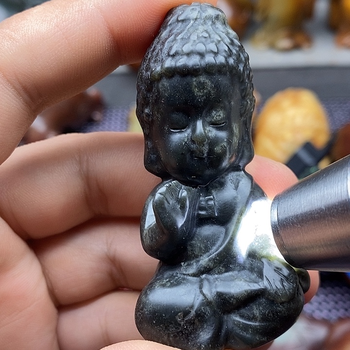 未镶嵌蛇纹石玉颈饰