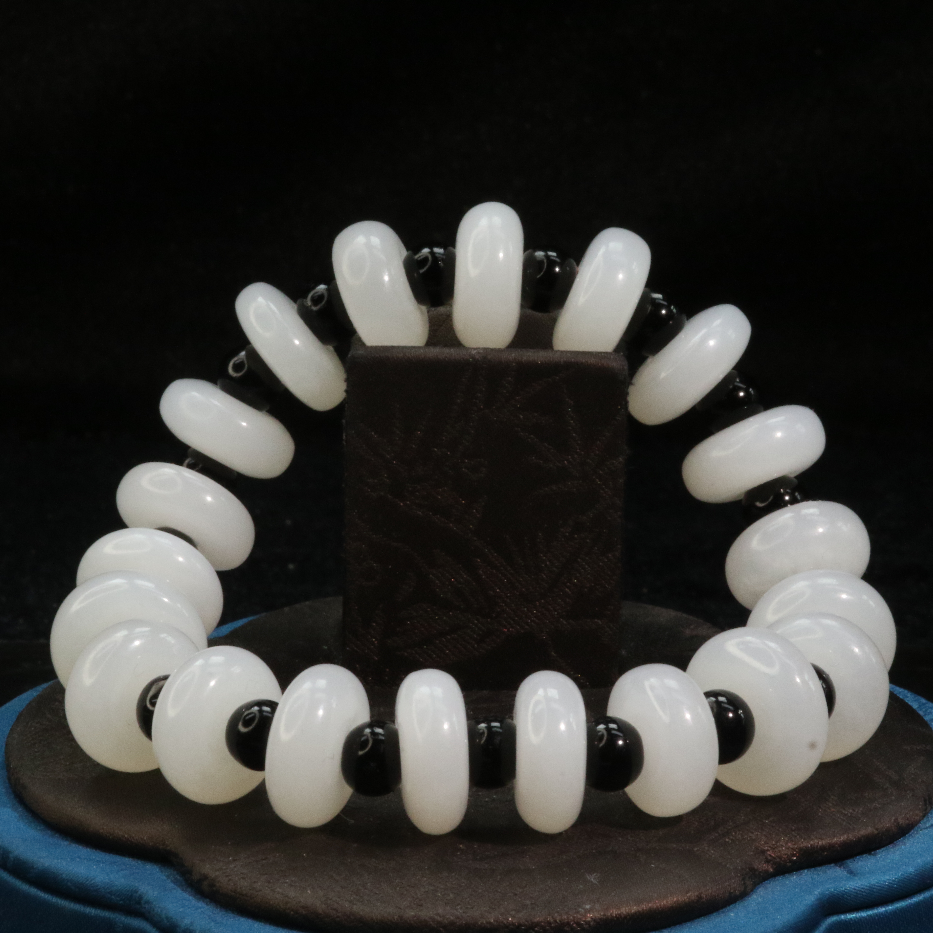 23和田玉羊脂白玉手串/900352上海嘉禾拍卖