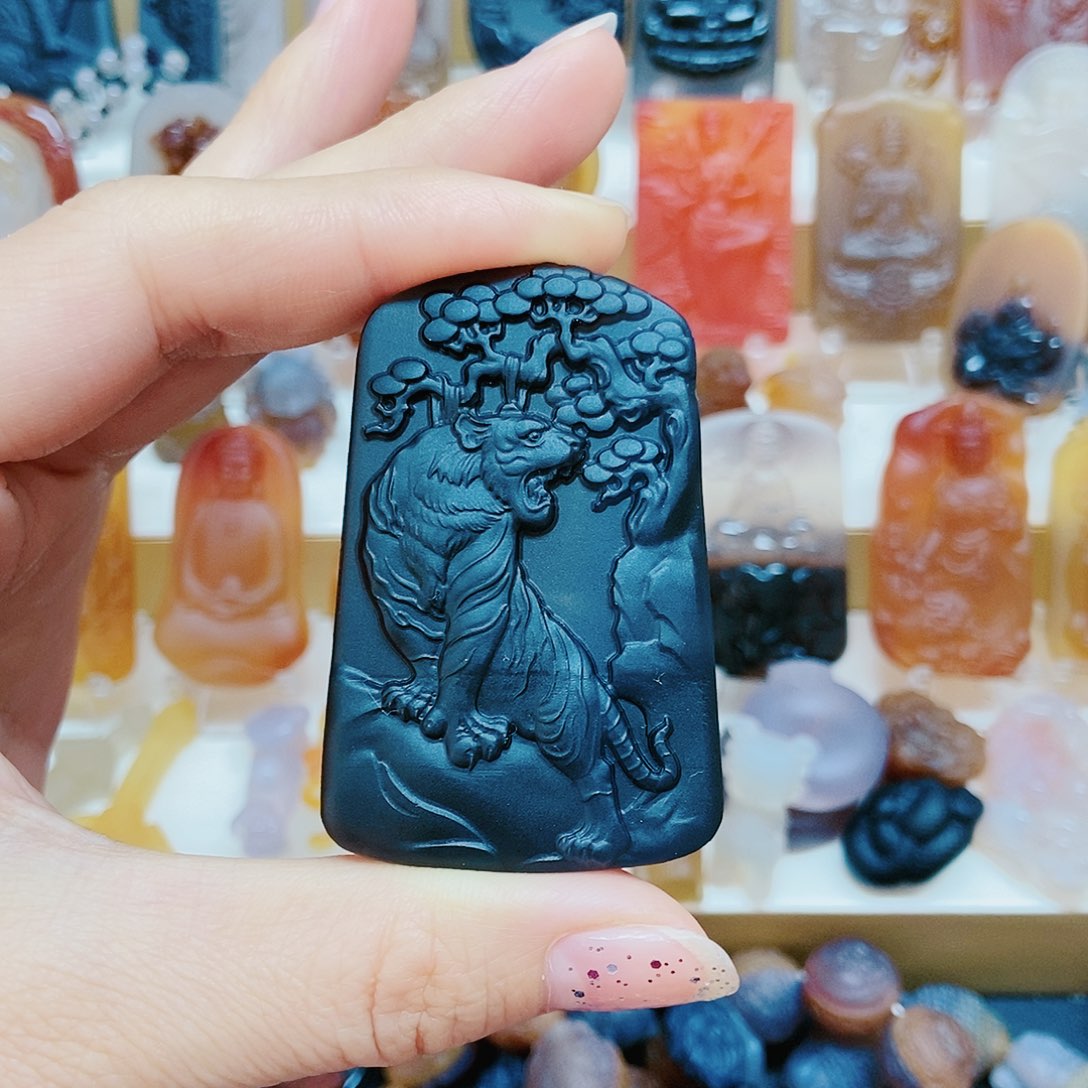 玛瑙/玉髓颈饰未镶嵌红**客