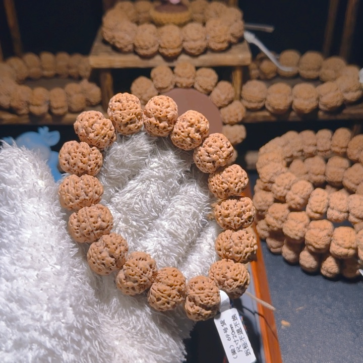 金刚菩提手串蜂王