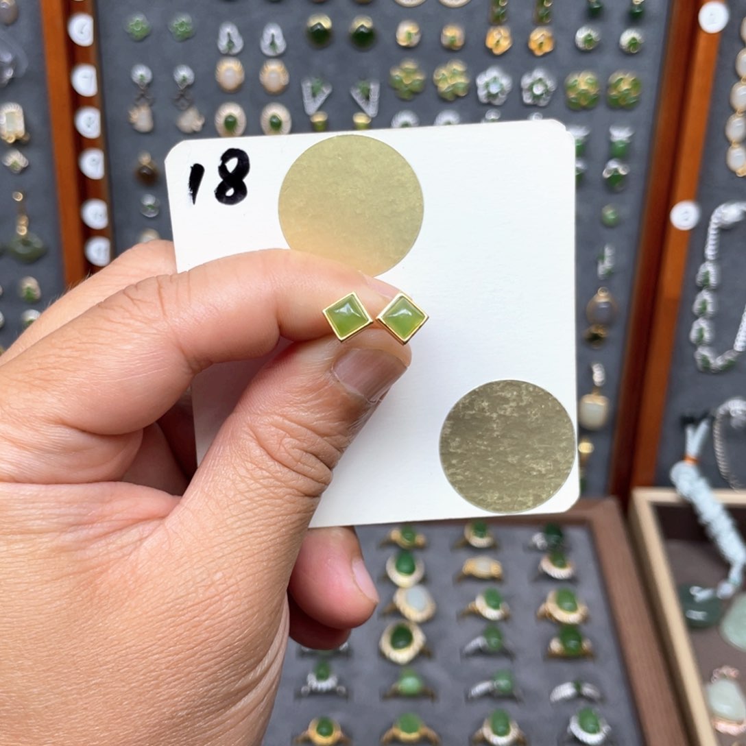 和田玉（碧玉）银S925镶嵌耳饰和田玉18