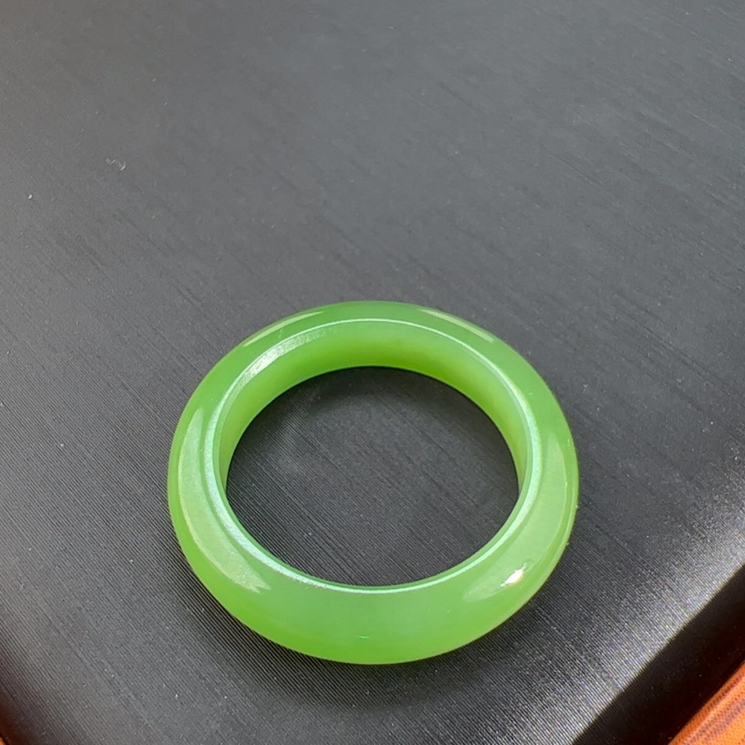 和田玉果绿玉戒圈未镶嵌