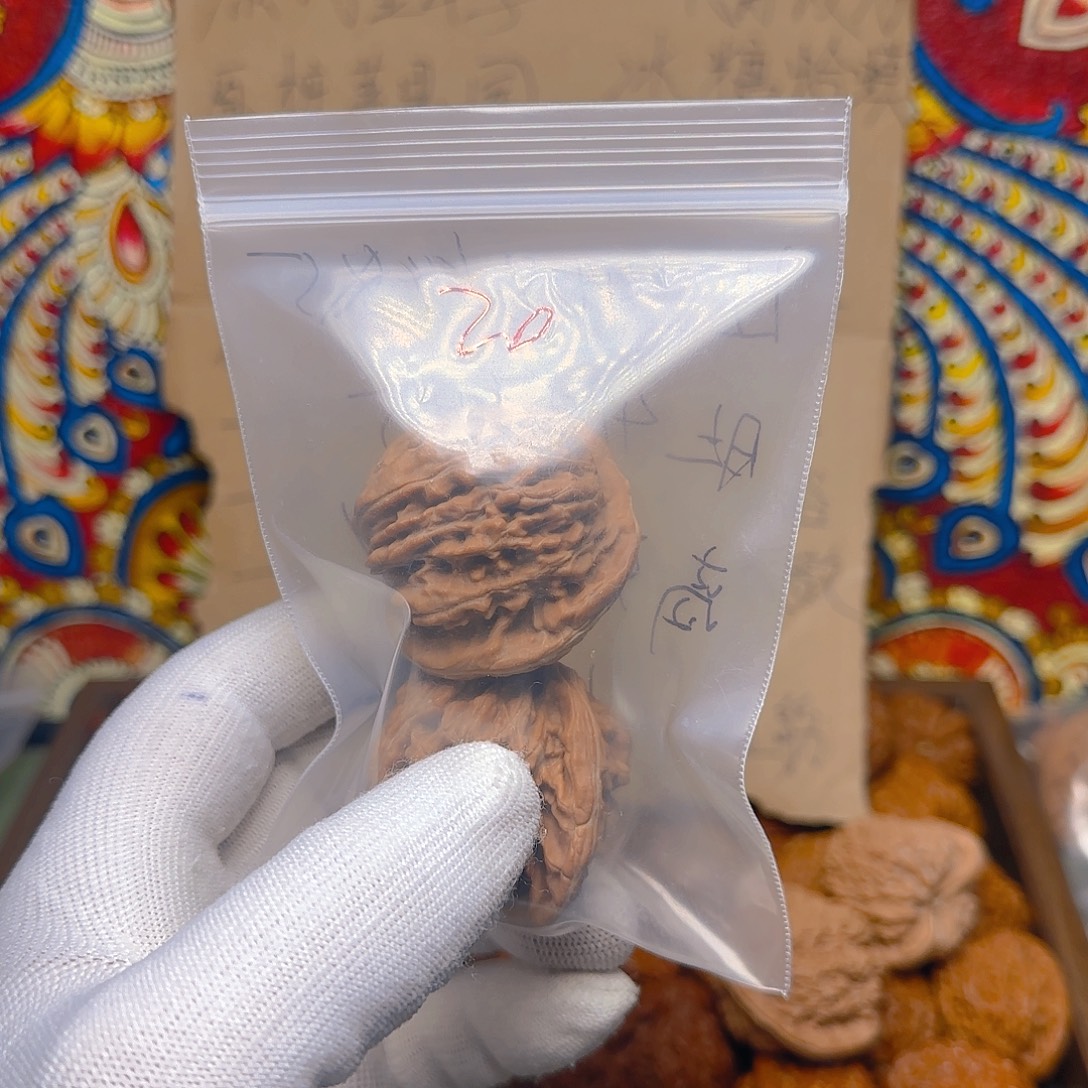 山***人文玩核桃吊坠平谷楼