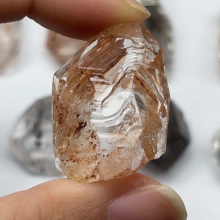颈饰水晶未镶嵌巴基斯坦红泥闪灵钻34mm+