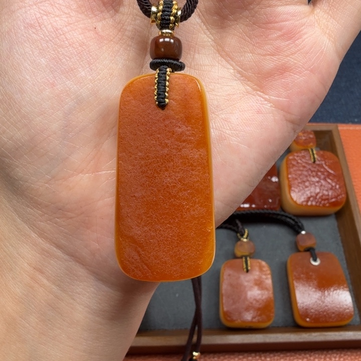 蜜蜡未镶嵌吊坠(赠链)21