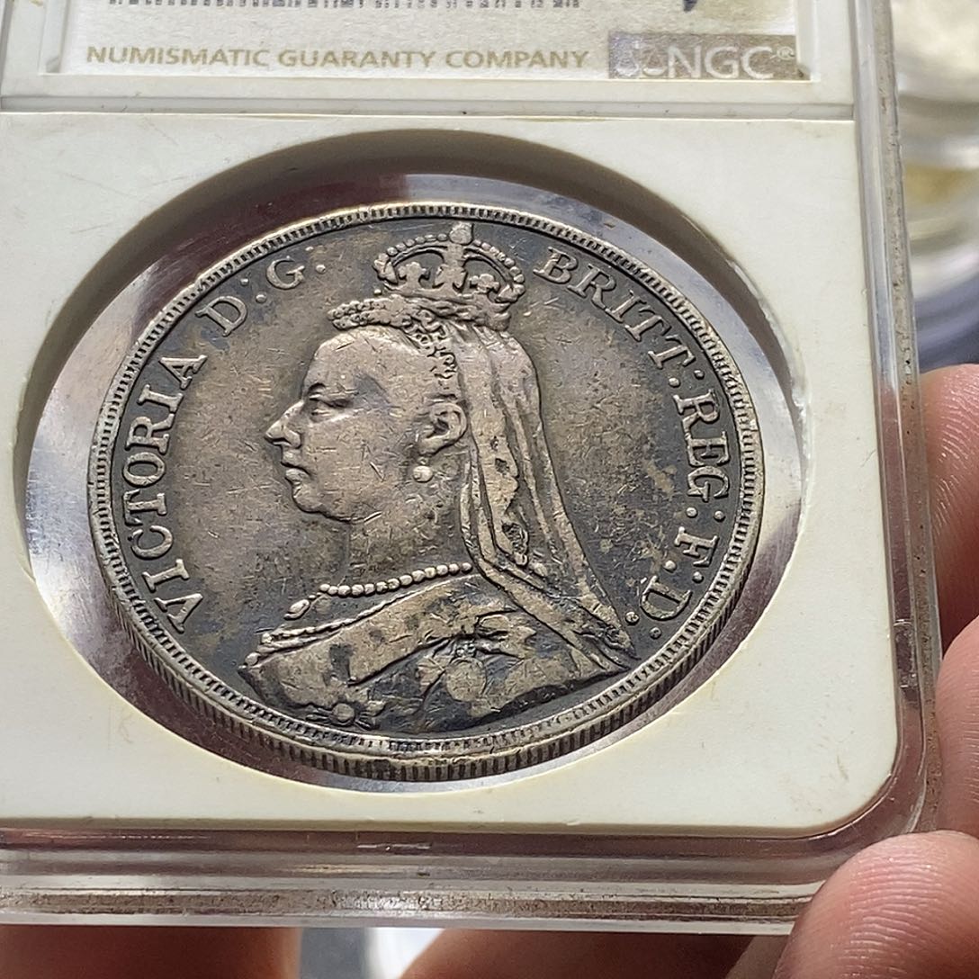银Ag900英国1892年维多利亚高冠马剑银币