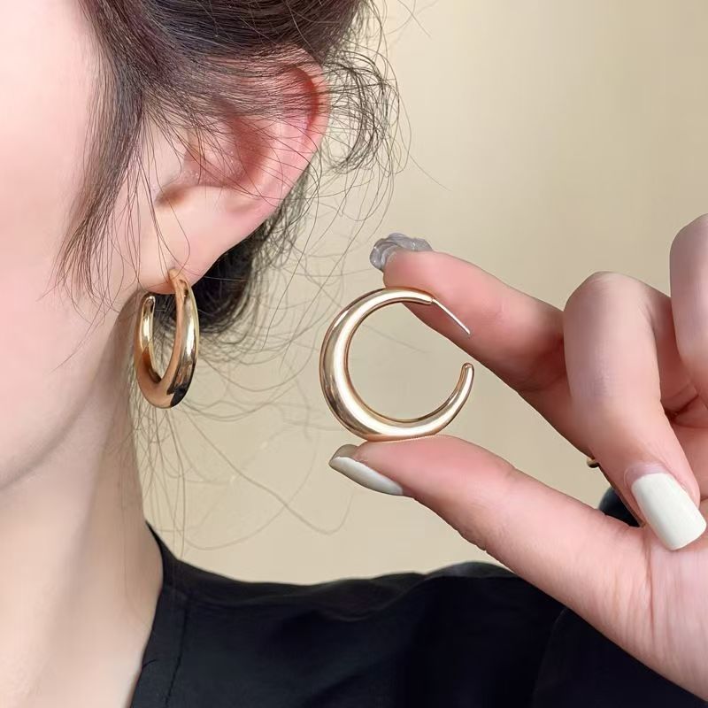 钛钢耳饰 质感好月牙耳圈高级感圆圈耳环气质女简约百搭b