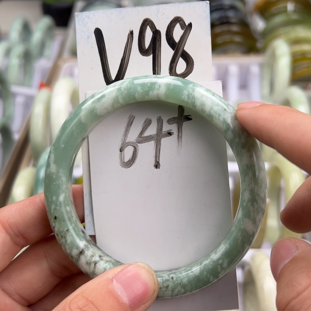 岫玉手镯未镶嵌天然岫玉