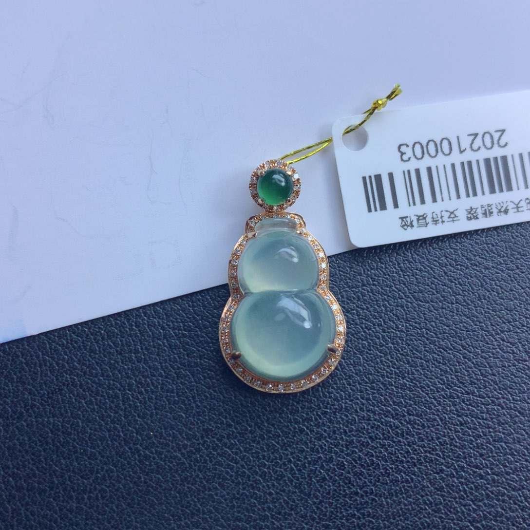 翡翠颈饰未镶嵌葫芦