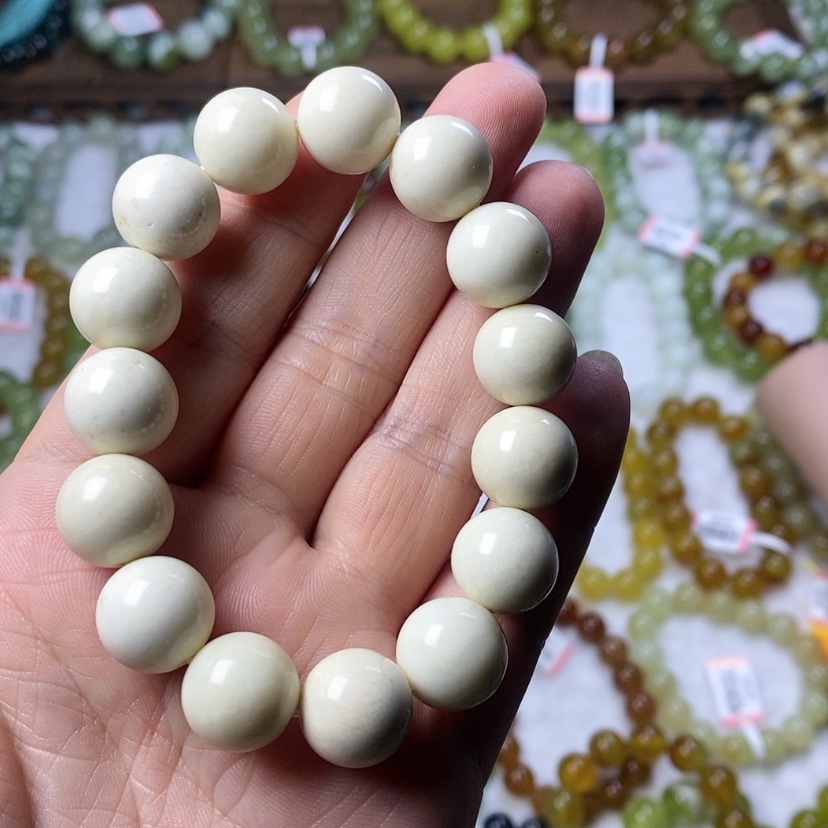 【闪购商品】蛇纹石玉手串未镶嵌抖**哇卡14