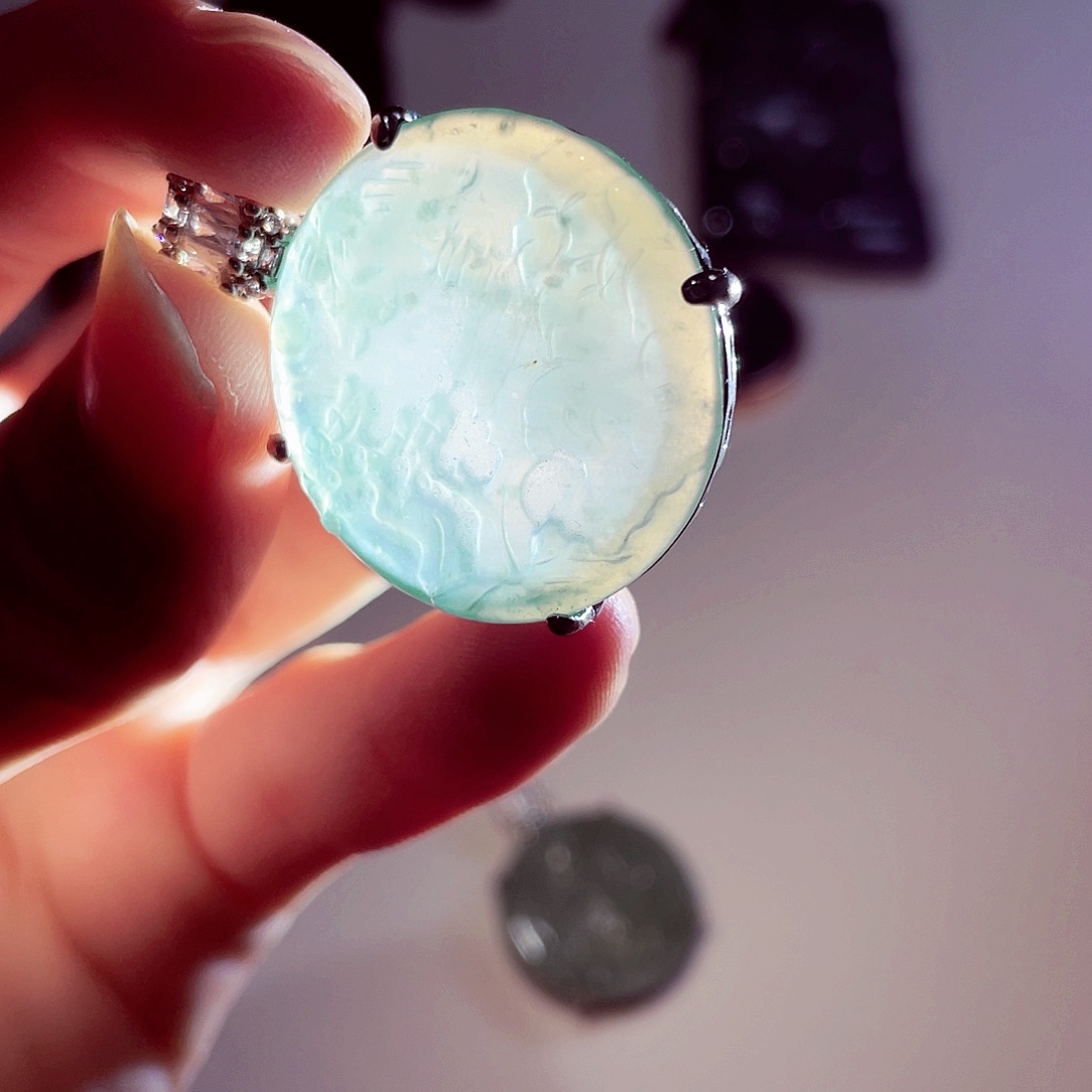 亚***罗翡翠未镶嵌颈饰翡翠